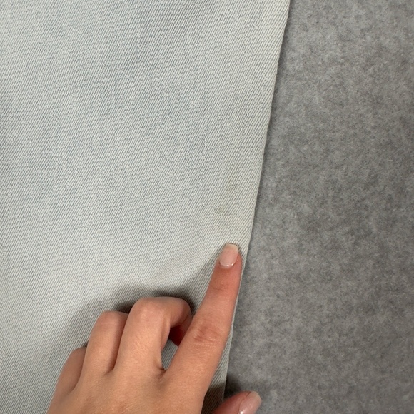 NWT GUESS Jeans Womens 25 Aurora Slashed Slim Straight Light Wash High Rise Blue - Picture 12 of 16